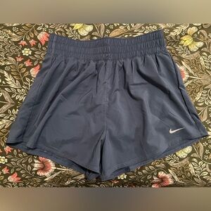 Women's Dri-FIT High-Waisted 8cm (approx.) 2-in-1 Shorts (brand new, never worn)
